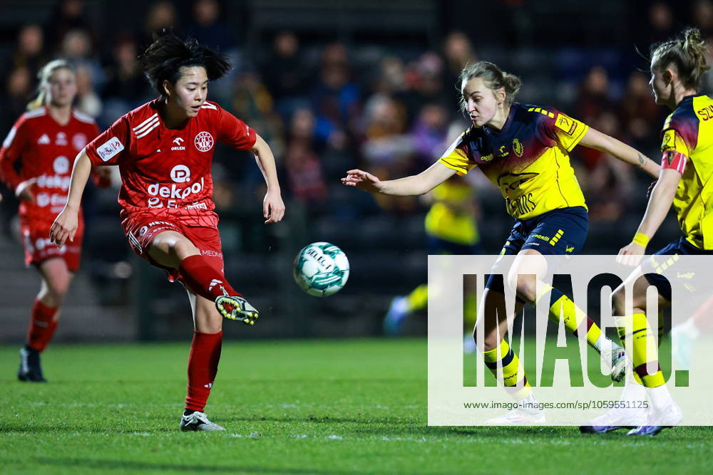 MECZ EKSTRALIGI KOBIET W PILCE NOZNEJ -- WOMENS EKSTRALIGA MATCH POGON SZCZECIN - POGON TCZEW NZ NANOKA IRIGUCHI, JULIA BRZOZOWSKA FOT. KRZYSZTOF CICHOMSKI NEWSPIX.PL --- newspix.pl
