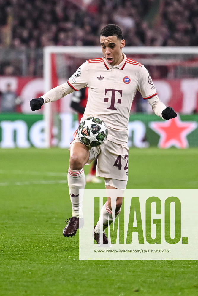 Jamal Musiala FC Bayern Muenchen controls the Ball during the UEFA Champions League 2024 25 Round of 16 First Leg match between FC Bayern München and Bayer 04 Leverkusen at Allianz Arena on March 5, 2025 in Munich, Germany Photo by Harry Langer DeFodi Images