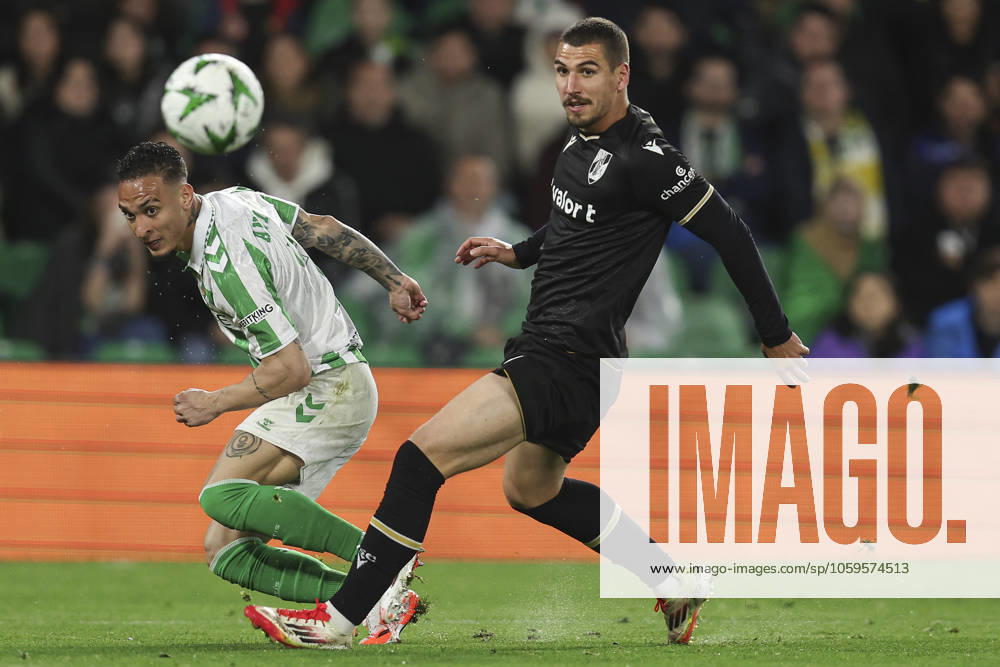 ESP: Real Betis-Vitoria Guimaraes. UEFA Conference League Antony Dos Santos of Real Betis and Joao Teixeira Mendes of Vitoria Guimaraes SC during the UEFA Conference League, round of 16 match, between Real Betis and Vitoria Guimaraes played at Benito Villamarin Stadium on March 06, 2025 in Sevilla, Spain. kpng