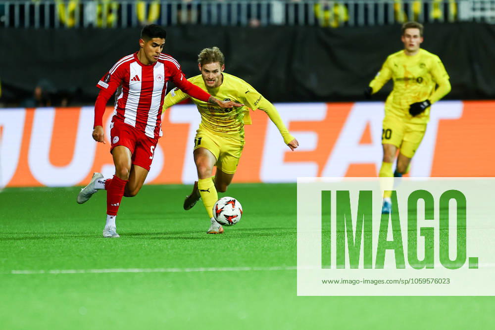 UEFA Europa leauge 2024 2025 Bodo Glimt Olympiakos Bodo 20250306 Olympiakos Lorenzo Pirola duels with Bodo Glimts Ole Didrik Blomberg during the UEFA Europa leauge match between Bodo Glimt and Olympiakos at Aspmyra Stadium Photo Mats Torbergsen NTB Bodo Norge RESTRICTED USE FOR BETTING COMPANIES