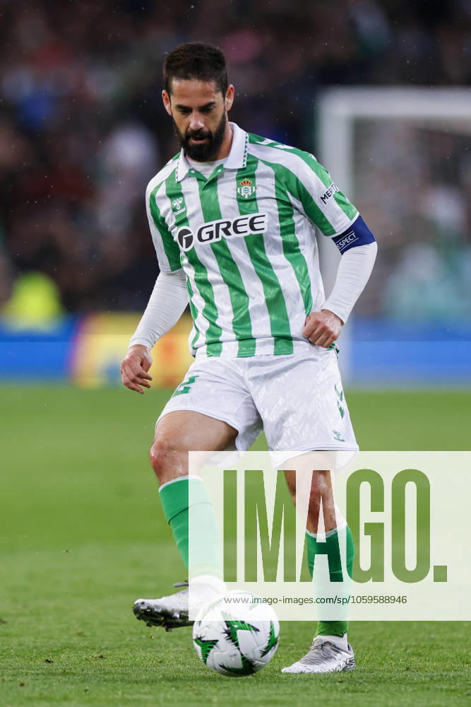 Real Betis Balompie v Vitoria SC - UEFA Conference League 2024 25 Round of 16 First Leg Francisco Roman Alarcon Isco of Real Betis passes the ball during the UEFA Conference League match between Real Betis and Vitoria Guimaraes SC at Benito Villamarin in Seville, Spain, on March 06, 2025. Seville Spain