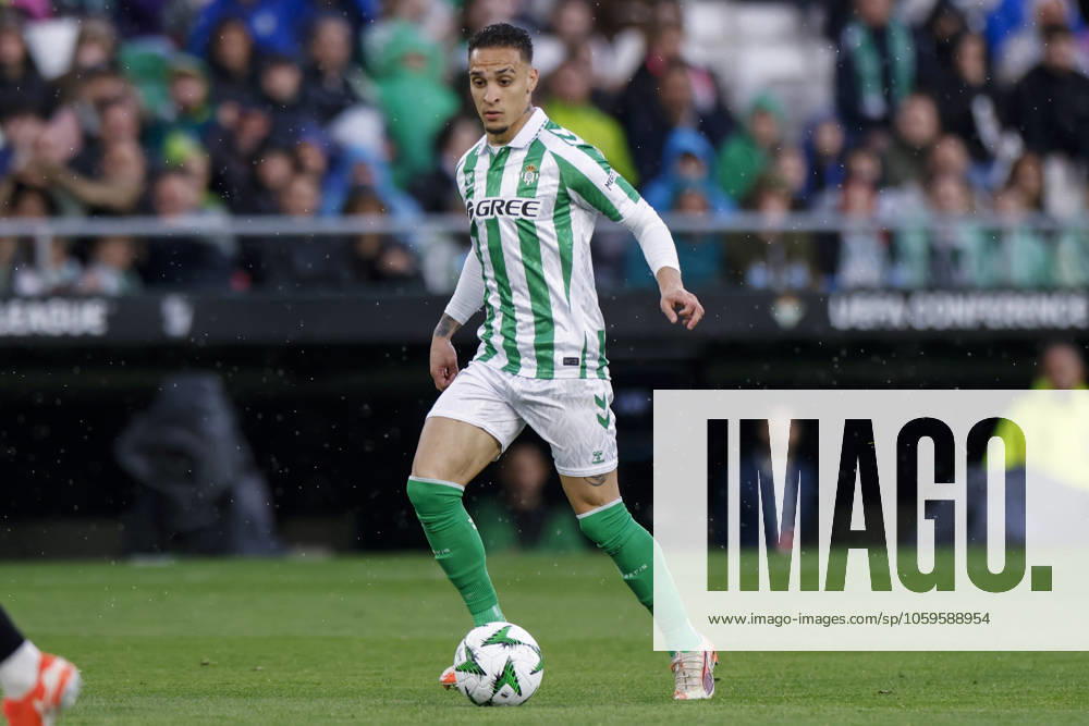 Real Betis Balompie v Vitoria SC - UEFA Conference League 2024 25 Round of 16 First Leg Antony of Real Betis runs with the ball during the UEFA Conference League match between Real Betis and Vitoria Guimaraes SC at Benito Villamarin in Seville, Spain, on March 6, 2025. Seville Spain
