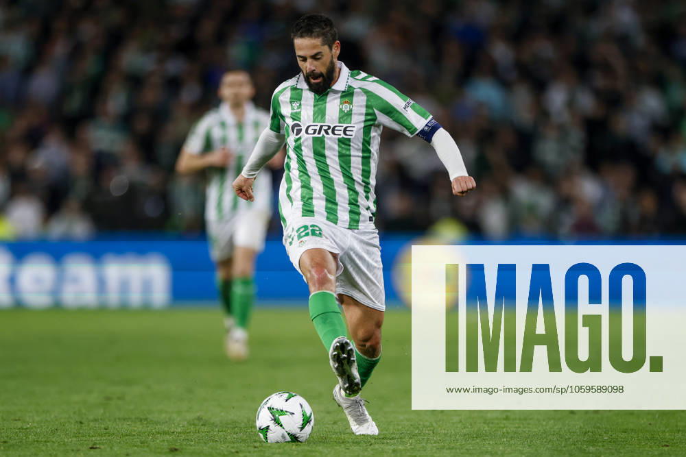 Real Betis Balompie v Vitoria SC - UEFA Conference League 2024 25 Round of 16 First Leg Francisco Roman Alarcon Isco of Real Betis controls the ball during the UEFA Conference League match between Real Betis and Vitoria Guimaraes SC at Benito Villamarin in Seville, Spain, on March 6, 2025. Seville Spain