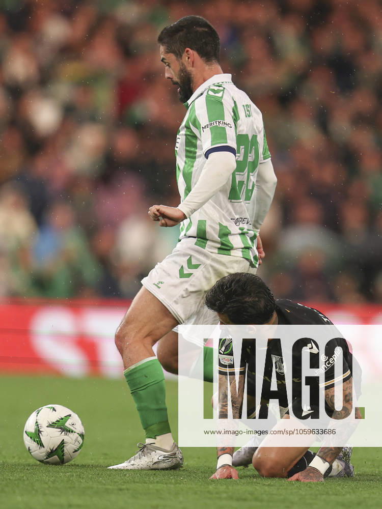 ESP: Real Betis-Vitoria Guimaraes. UEFA Conference League Isco Alarcon of Real Betis and Tiago Silva of Vitoria Guimaraes SC during the UEFA Conference League, round of 16 match, between Real Betis and Vitoria Guimaraes played at Benito Villamarin Stadium on March 06, 2025 in Sevilla, Spain. kpng