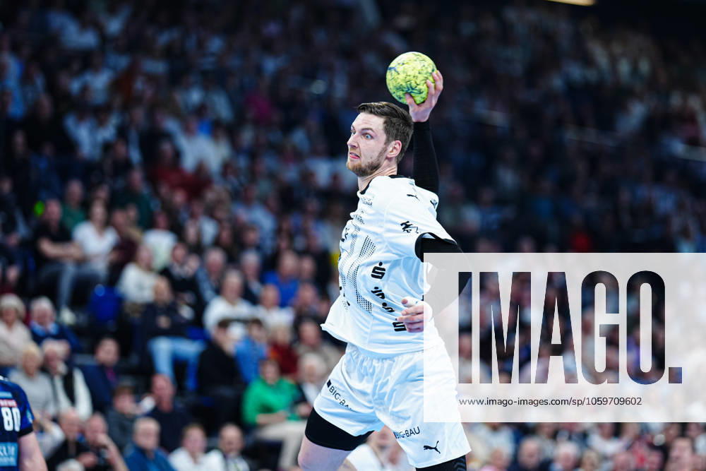 Throw Goal Hendrik Pekeler THW Kiel, 61 GER, THW Kiel vs Rhein Neckar Loewen, Handball, Bundesliga, Matchday, 22, Season 2024 2025, 09 03 2025 GER, THW Kiel vs Rhein Neckar Loewen, Handball, Bundesliga, Matchday, 22, Season 2024 2025, 09 03 2025 Kiel