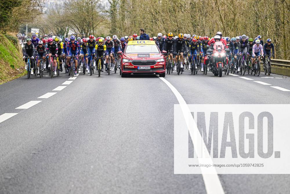 Paris - Nice 2025 - stage 2 BELLEGARDE, FRANCE - MARCH 10 : Illustration picture of the start of the race during stage 2 of the 83th edition of the Paris - Nice cycling race, a stage of 183,9km with start in Montesson and finish in Bellegarde on March 10, 2025 in Bellegarde, France, 10 03 2025 ( Motordriver Kenny Verfaillie - Bellegarde France