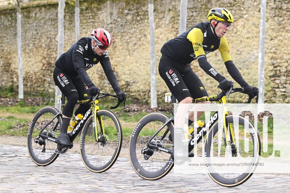 Paris - Nice 2025 - stage 2 BELLEGARDE, FRANCE - MARCH 10 : Jorgenson Matteo (USA) of Team Visma Lease A Bike, Vingegaard Jonas (DEN) of Team Visma Lease A Bike in action during stage 2 of the 83th edition of the Paris - Nice cycling race, a stage of 183,9km with start in Montesson and finish in Bellegarde on March 10, 2025 in Bellegarde, France, 10 03 2025 ( Motordriver Kenny Verfaillie - Bellegarde France