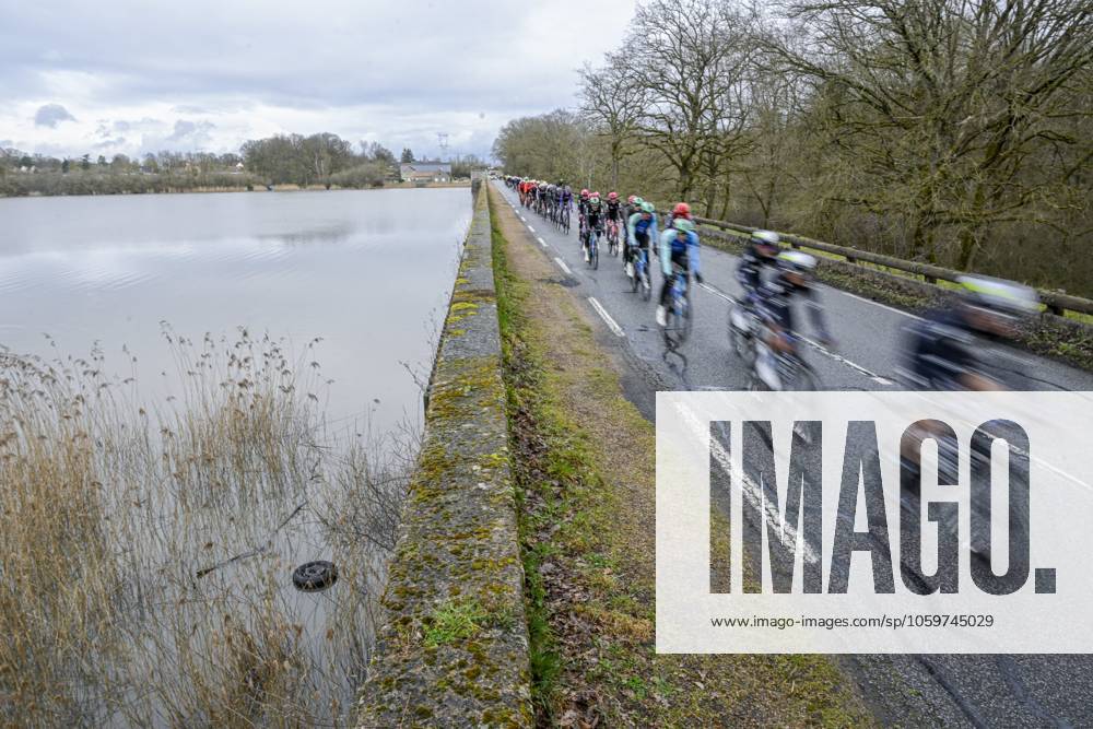Paris - Nice 2025 - stage 2 BELLEGARDE, FRANCE - MARCH 10 : Illustration picture of the peloton during stage 2 of the 83th edition of the Paris - Nice cycling race, a stage of 183,9km with start in Montesson and finish in Bellegarde on March 10, 2025 in Bellegarde, France, 10 03 2025 ( Motordriver Kenny Verfaillie - Bellegarde France
