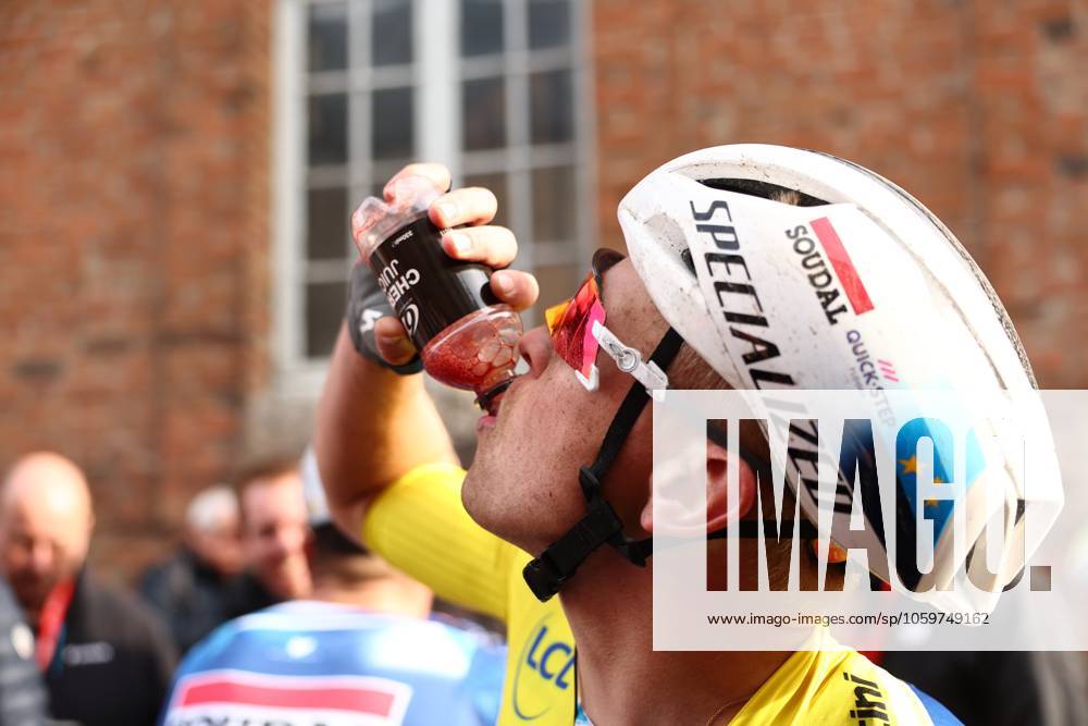 Belgian Tim Merlier of Soudal Quick-Step celebrates after winning stage two of the 83th edition of the Paris-Nice cycling race, from Montesson to Bellegarde (183,9 km) in France, Monday 10 March 2025. DAVIDxPINTENS x114619305x