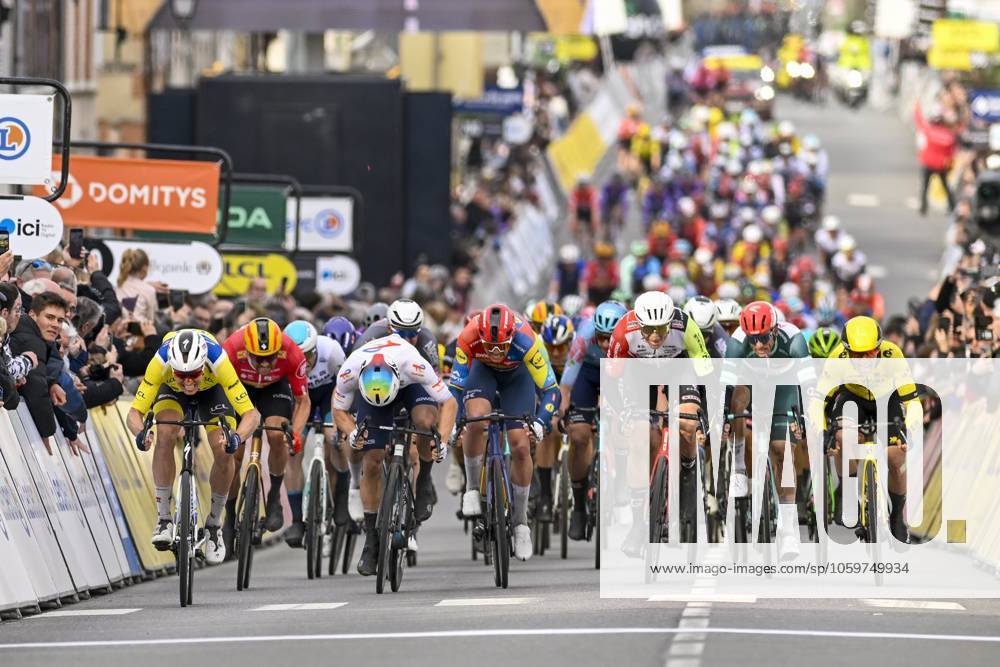 Paris - Nice 2025 - stage 2 BELLEGARDE, FRANCE - MARCH 10 : Merlier Tim (BEL) of Soudal Quick-Step, Jeannière Emilien (FRA) of Team Totalenergiesn Page Hugo (FRA) of Intermarche - Wanty in the final sprint during stage 2 of the 83th edition of the Paris - Nice cycling race, a stage of 183,9km with start in Montesson and finish in Bellegarde on March 10, 2025 in Bellegarde, France, 10 03 2025 ( Motordriver Kenny Verfaillie - Bellegarde France