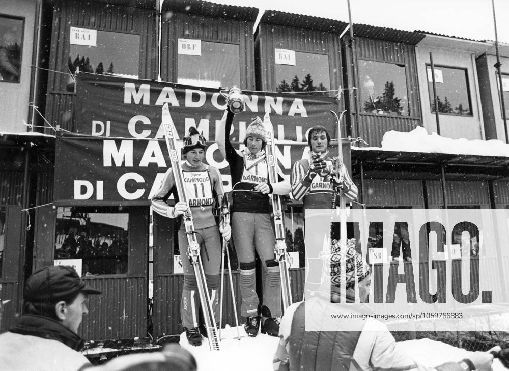 Ingemar Stenmark, geboren am 18. März 1956, ist ein ehemaliger schwedischer alpiner Skirennläufer im Weltcup. Er gilt als einer der bedeutendsten schwedischen Sportler aller Zeiten und als der größte Slalom und Riesenslalomspezialist aller Zeiten. Ingemar Stenmark Bojan Krizaj Klaus Heidegger Madonna di Campiglio Italien 1977 Ingemar Stenmark born 18 March 1956 is a Swedish former World Cup alpine ski racer. He is regarded as one of the most prominent Swedish athletes ever, and as the greatest slalom and giant slalom specialist of all time. Ingemar Stenmark Bojan Krizaj Klaus Heidegger Madonna di Campiglio Italy 1977