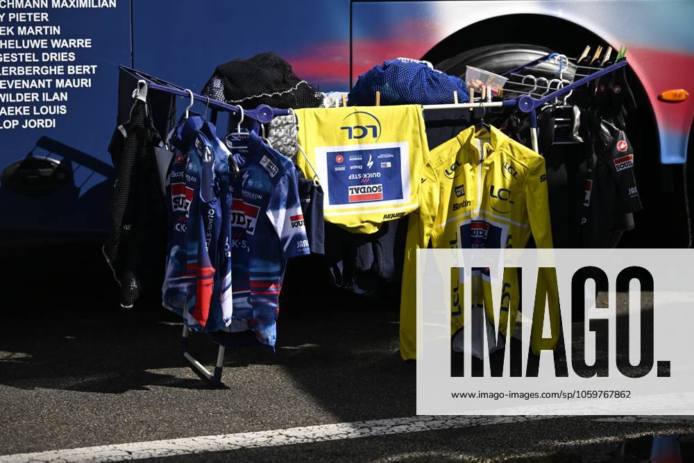 Paris - Nice 2025 - stage 3 NEVERS, FRANCE - MARCH 11 : illustration picture yellow jersey during stage 3 of the 83th edition of the Paris - Nice cycling race, a team time-trail stage of 28,4km with start on the Circuit Magny-Cours and finish in Nevers on March 11, 2025 in Nevers, France, 11 03 2025 ( Motordriver Kenny Verfaillie - Nevers France