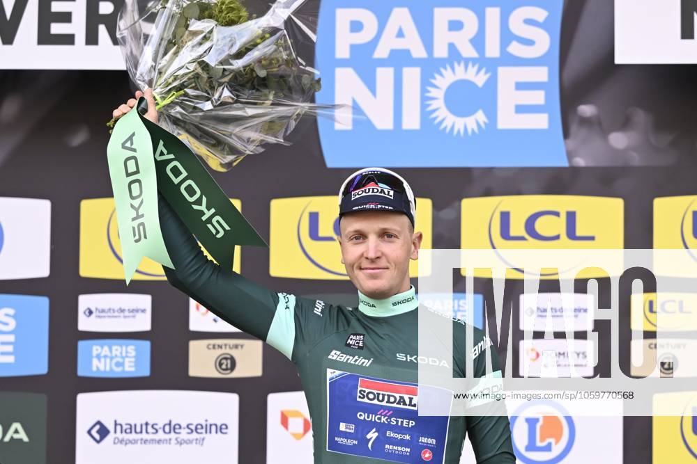 Paris - Nice 2025 - stage 3 NEVERS, FRANCE - MARCH 11 : Merlier Tim (BEL) of Soudal Quick-Step pictured with the green jersey during the podium ceremony of stage 3 of the 83th edition of the Paris - Nice cycling race, a team time-trail stage of 28,4km with start on the Circuit Magny-Cours and finish in Nevers on March 11, 2025 in Nevers, France, 11 03 2025 ( Motordriver Kenny Verfaillie - Nevers France