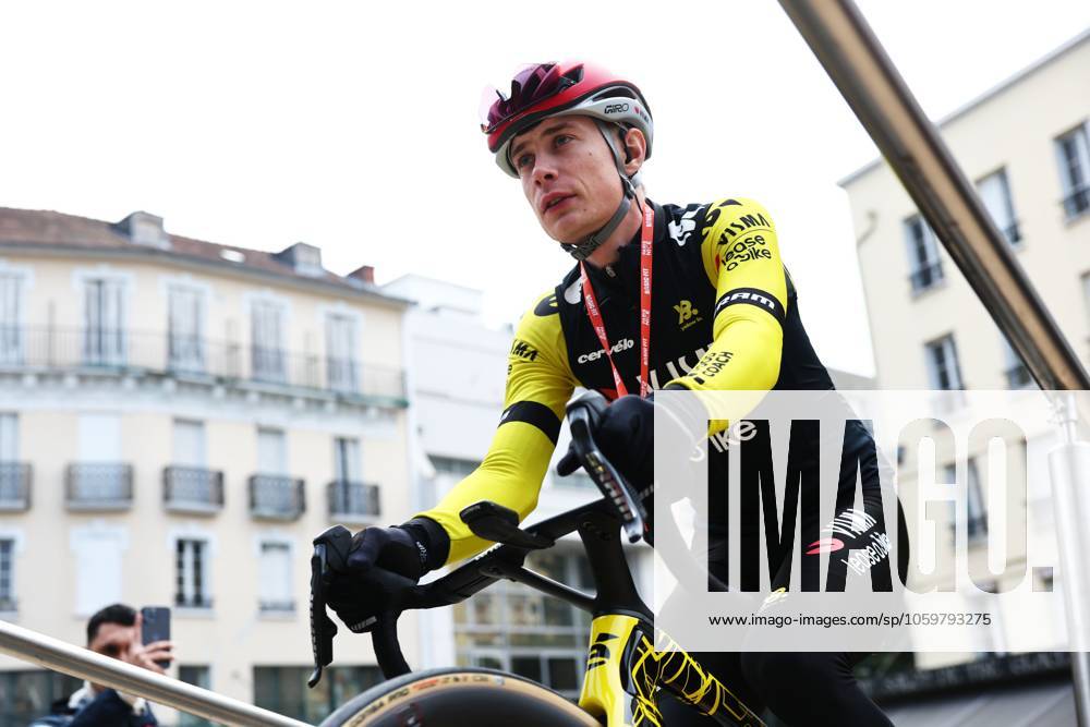Danish Jonas Vingegaard Hansen of Team Visma-Lease a Bike pictured at the start of stage four of the 83th edition of the Paris-Nice cycling race, 163,4km from Vichy to La Loge des Gardes, France, Wednesday 12 March 2025. DAVIDxPINTENS x114745514x