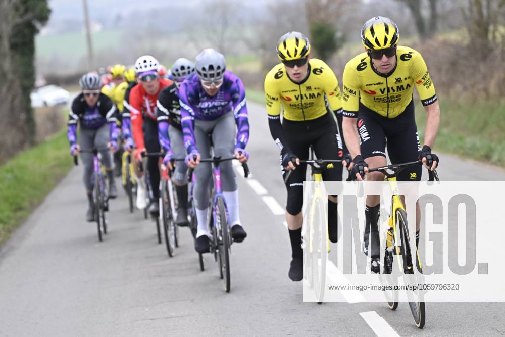 Paris - Nice 2025 - stage 4 LA LOGE DES GARDES, FRANCE - MARCH 12 : Affini Edoardo (ITA) of Team Visma Lease A Bike and Hagenes Per Strand (NOR) of Team Visma Lease A Bike leading the peloton during stage 4 of the 83th edition of the Paris - Nice cycling race, a stage of 163,4km with start in Vichy and finish in La Loge Des Gardes on March 12, 2025 in La Loge Des Gardes, France, 12 03 2025 ( Motordriver Kenny Verfaillie - La Loge Des Gardes France