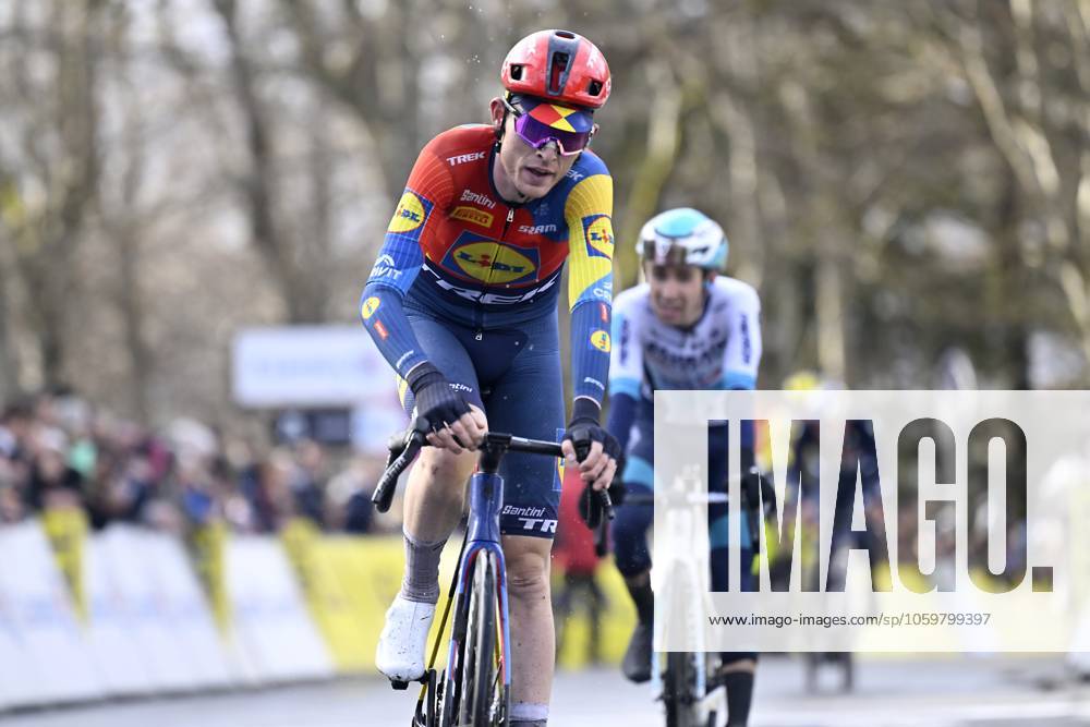 Paris - Nice 2025 - stage 4 LA LOGE DES GARDES, FRANCE - MARCH 12 : Skjelmose Mattias (DEN) of Lidl - Trek during stage 4 of the 83th edition of the Paris - Nice cycling race, a stage of 163,4km with start in Vichy and finish in La Loge Des Gardes on March 12, 2025 in La Loge Des Gardes, France, 12 03 2025 ( Motordriver Kenny Verfaillie - La Loge Des Gardes France