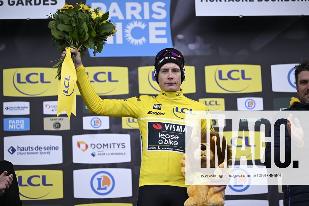 Paris - Nice 2025 - stage 4 LA LOGE DES GARDES, FRANCE - MARCH 12 : Vingegaard Jonas (DEN) of Team Visma Lease A Bike pictured with the yellow jersey during the podium ceremony of stage 4 of the 83th edition of the Paris - Nice cycling race, a stage of 163,4km with start in Vichy and finish in La Loge Des Gardes on March 12, 2025 in La Loge Des Gardes, France, 12 03 2025 ( Motordriver Kenny Verfaillie - La Loge Des Gardes France