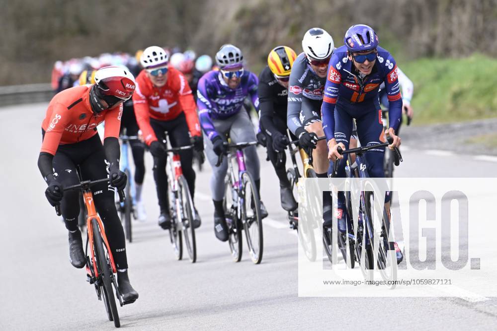 Paris - Nice 2025 - stage 5 LA COTE-SAINT-ANDRE, FRANCE - MARCH 13 : Tarling Joshua (GBR) of Ineos Grenadiers, Barguil Warren (FRA) of Team Picnic Postnl during stage 5 of the 83th edition of the Paris - Nice cycling race, a stage of 196,5km with start in Saint-Just-en-Chevalet and finish in La Cote-Saint-Andre on March 13, 2025 in La Cote-Saint-Andre, France, 13 03 2025 ( Motordriver Kenny Verfaillie - La Cote-Saint-Andre France