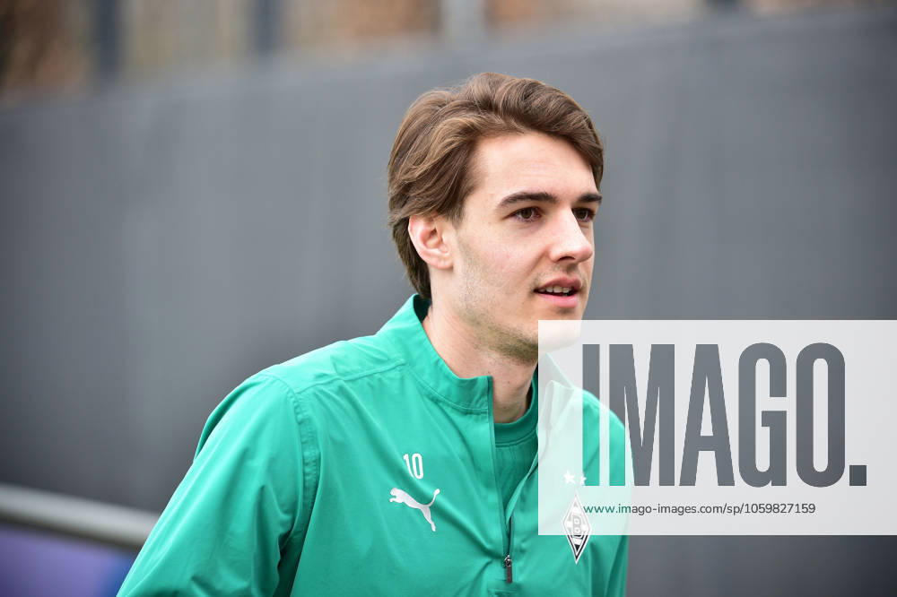 Moenchengladbach Football, Men, Season 2024 2025, Training Borussia Moenchengladbach Florian Neuhaus Gladbach DFL regulations prohibit any use of photographs as image sequences and or quasi video Borussia Park NRW Germany