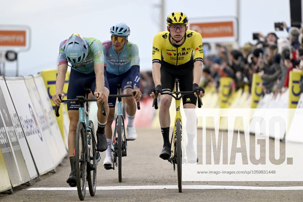 Paris - Nice 2025 - stage 5 LA COTE-SAINT-ANDRE, FRANCE - MARCH 13 : Jorgenson Matteo (USA) of Team Visma Lease A Bike during stage 5 of the 83th edition of the Paris - Nice cycling race, a stage of 196,5km with start in Saint-Just-en-Chevalet and finish in La Cote-Saint-Andre on March 13, 2025 in La Cote-Saint-Andre, France, 13 03 2025 ( Motordriver Kenny Verfaillie - La Cote-Saint-Andre France