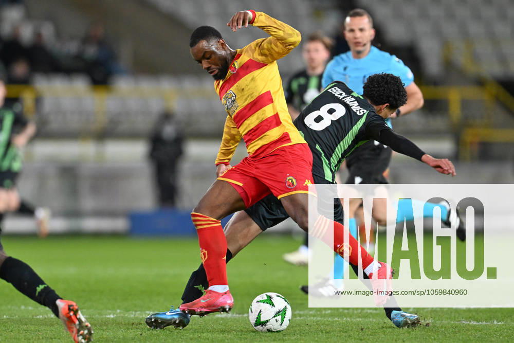 Cercle Brugge vs Jagiellonia Bialystok Afimico Pululu (10) of Jagiellonia and Erick Nunes (8) of Cercle pictured fighting for the ball during the Round of 16 2nd leg game in the Uefa Conference League season 2024-2025 between Cercle Brugge KSV and Jagiellonia Bialystok from Poland on March 13 , 2025 in Brugge, Belgium. (Photo by David Catry Isosport) Brugge Belgium