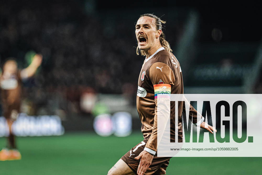 Soccer Men Season 2024 2025 Soccer Bundesliga 26 Matchday FC St Pauli vs TSG Hoffenheim 14 03 2025 Jackson Irvine 7, FC St Pauli angry about a referee decision Hamburg Millerntor Stadion Hamburg Germany