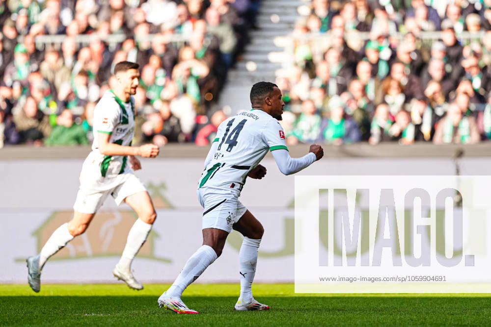 Goal celebration after goal to 0 1 by penalty kick Alassane Plea Borussia Moenchengladbach, 14 GER, SV Werder Bremen vs Borussia Moenchengladbach, Football, Bundesliga, Matchday 26, Match 2024 25, 15 03 2025 DFL REGULATES PROHIBIT ANY USE OF PHOTOGRAPHS AS IMAGE SEQUENCES AND OR QUASI VIDEO GER, SV Werder Bremen vs Borussia Moenchengladbach, Football, Bundesliga, Matchday 26, Season 2024 25, 15 03 2025 Bremen