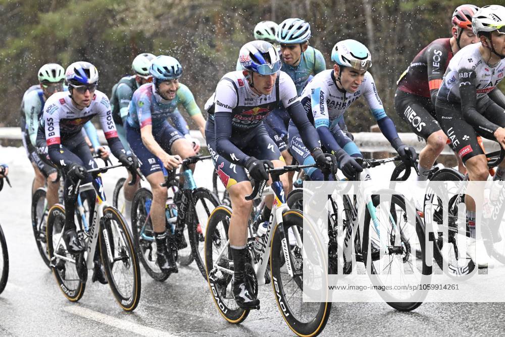 Paris - Nice 2025 - stage 7 AURON, FRANCE - MARCH 15 : Lipowitz Florian (GER) of Red Bull - Bora - Hansgrohe and Martinez Lenny (FRA) of Bahrain - Victorious in action during stage 7 of the 83th edition of the Paris - Nice cycling race, a stage of 109,3km with start in Nice and finish at Auron on March 15, 2025 in Auron, France, 15 03 2025 ( Motordriver Kenny Verfaillie - Auron France