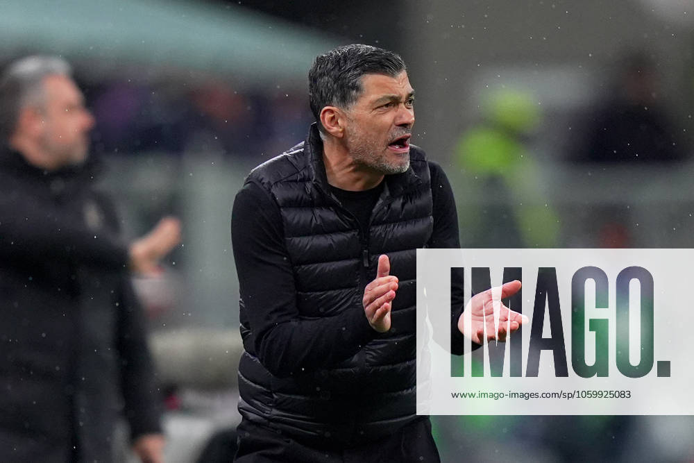 AC Milan& x2019;s head coach Sergio Conceicao during the Serie A soccer match between Milan and Como at San Siro Stadium in Milan , North Italy - Saturday , March 15 , 2025 . - Soccer .