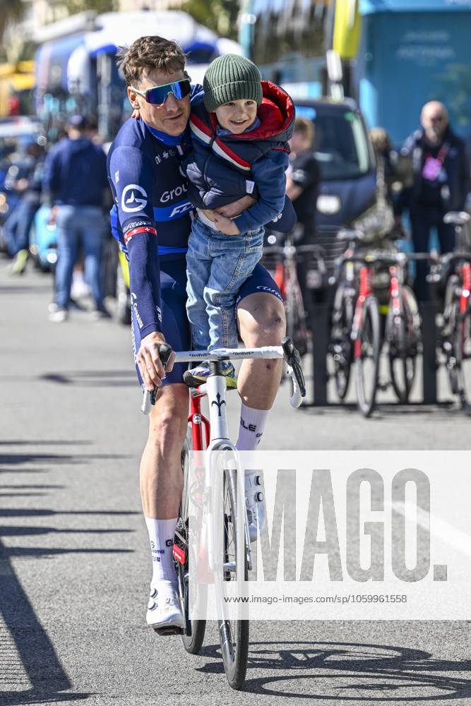 Paris - Nice 2025 - stage 8 NICE, FRANCE - MARCH 16 : Kung Stefan (SUI) of Groupama - Fdj and his son before the start of the race during stage 8 and final stage of the 83th edition of the Paris - Nice cycling race, a stage of 119,9km with start and finish in Nice on March 16, 2025 in Nice, France, 16 03 2025 ( Motordriver Kenny Verfaillie - Nice France