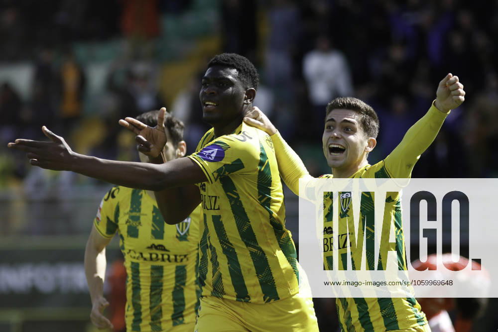 Portugal League 2 My Super - CD Tondela x SL Benfica B Tondela (pt) 03 16 2025 - liga portugal 2 meu super - cd tondela x sl benfica b - miro tondela player celebrates goal during the match between tondela x benfica b, valid for the 26th round of the liga portugal 2 meu super, held at the joao cardoso stadium, in tondela, on the morning of this sunday, (16). (Foto: Alexandre Gomes Thenews2 imago images) SPO