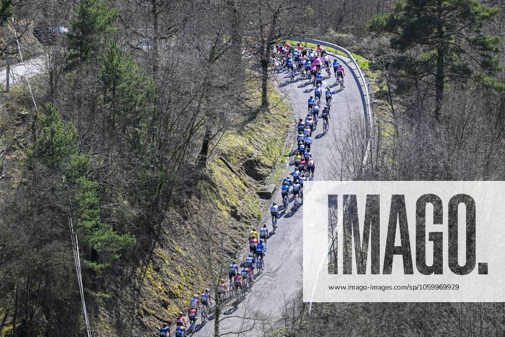 Paris - Nice 2025 - stage 8 NICE, FRANCE - MARCH 16 : Illustration picture of the peloton during stage 8 and final stage of the 83th edition of the Paris - Nice cycling race, a stage of 119,9km with start and finish in Nice on March 16, 2025 in Nice, France, 16 03 2025 ( Motordriver Kenny Verfaillie - Nice France