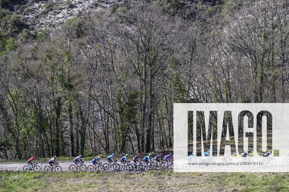 Paris - Nice 2025 - stage 8 NICE, FRANCE - MARCH 16 : Illustration picture of the peloton during stage 8 and final stage of the 83th edition of the Paris - Nice cycling race, a stage of 119,9km with start and finish in Nice on March 16, 2025 in Nice, France, 16 03 2025 ( Motordriver Kenny Verfaillie - Nice France