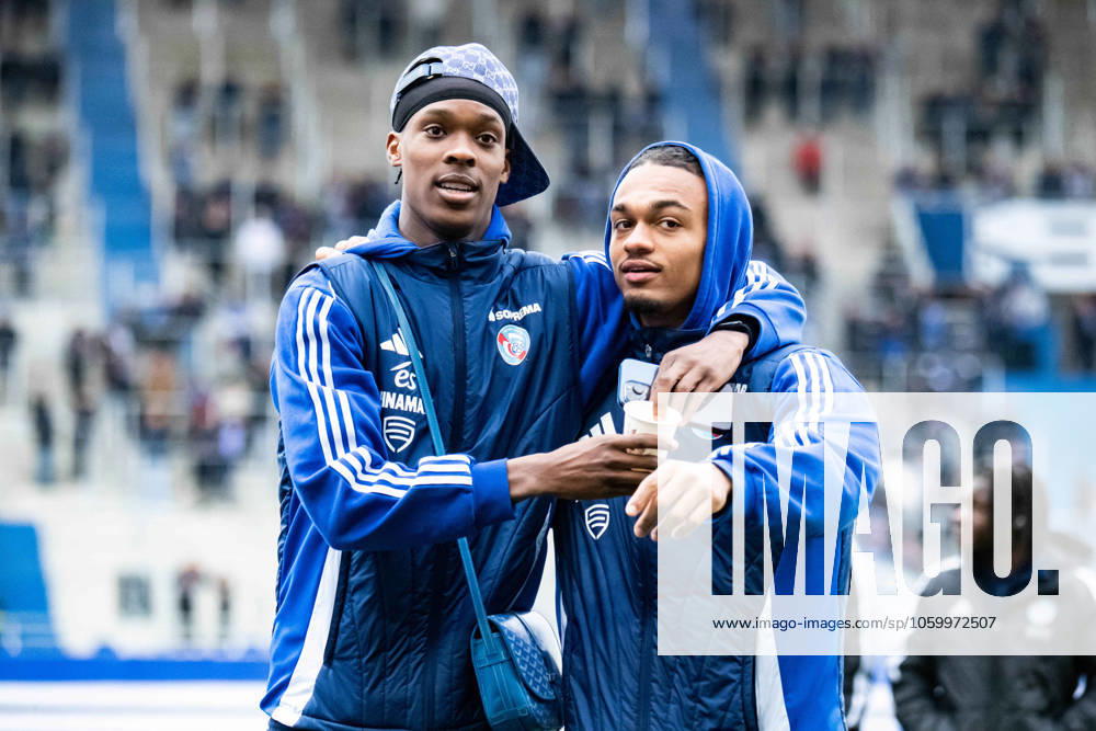 Emanuel Emegha (RC Strasbourg) Sekou Mara (RC Strasbourg)