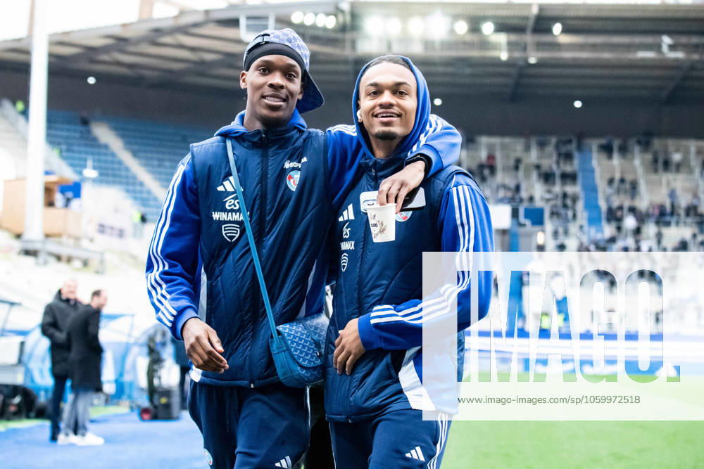 Emanuel Emegha (RC Strasbourg) Sekou Mara (RC Strasbourg)