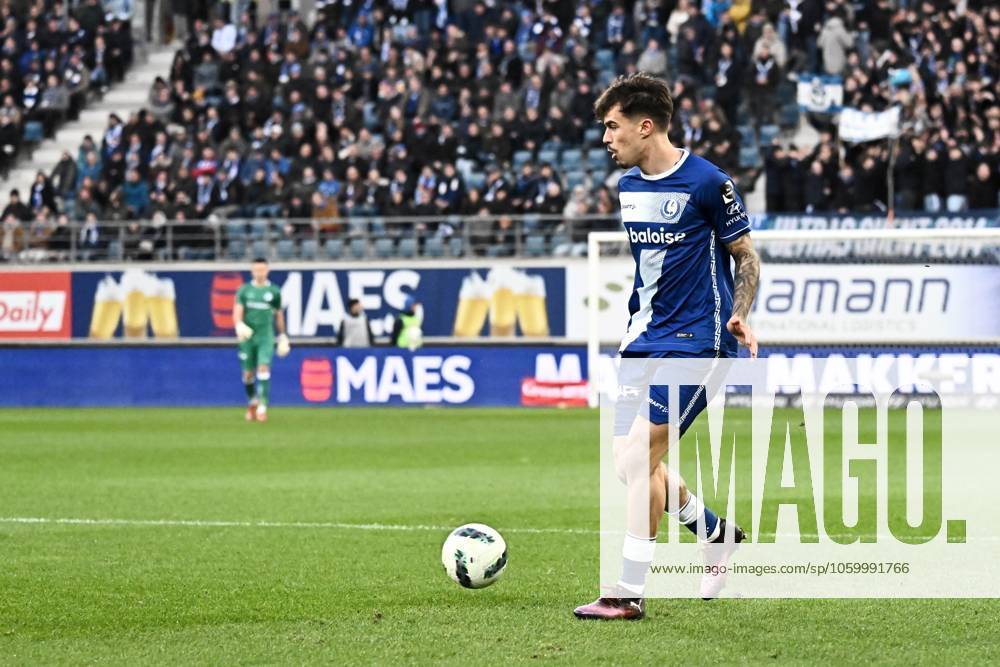 Gent s Tiago Araujo pictured in action during a soccer game between KAA Gent and KV Kortrijk, Sunday 16 March 2025 in Gent, on day 30 of the 2024-2025 season of the Jupiler Pro League first division of the Belgian championship. MAARTENxSTRAETEMANS x115110962x