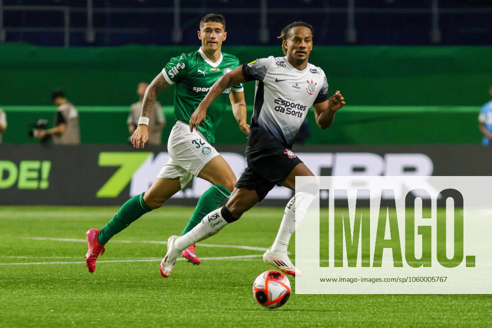 Palmeiras x Corinthians SÃO PAULO, SP - 16.03.2025: PALMEIRAS X CORINTHIANS - Emiliano Martinez during the match between Palmeiras and Corinthians, valid for the first leg of the 2025 Campeonato Paulista final held at Allianz Parque on Sunday night (16). (Photo: Yuri Murakami Fotoarena) x2707513x YurixMurakami