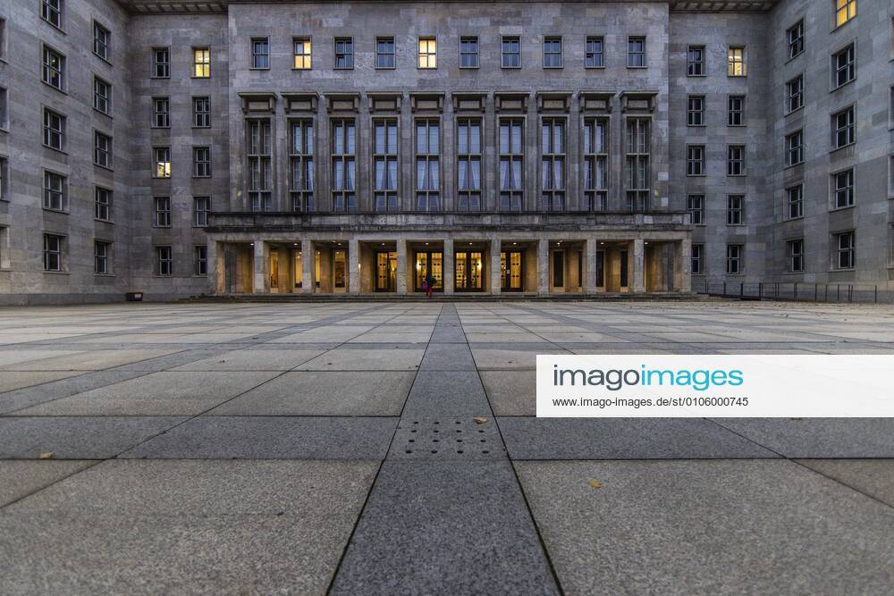 Federal Ministry of Finance BMF , recorded at the blue hour in Berlin, 03 11 2020 Berlin Germany