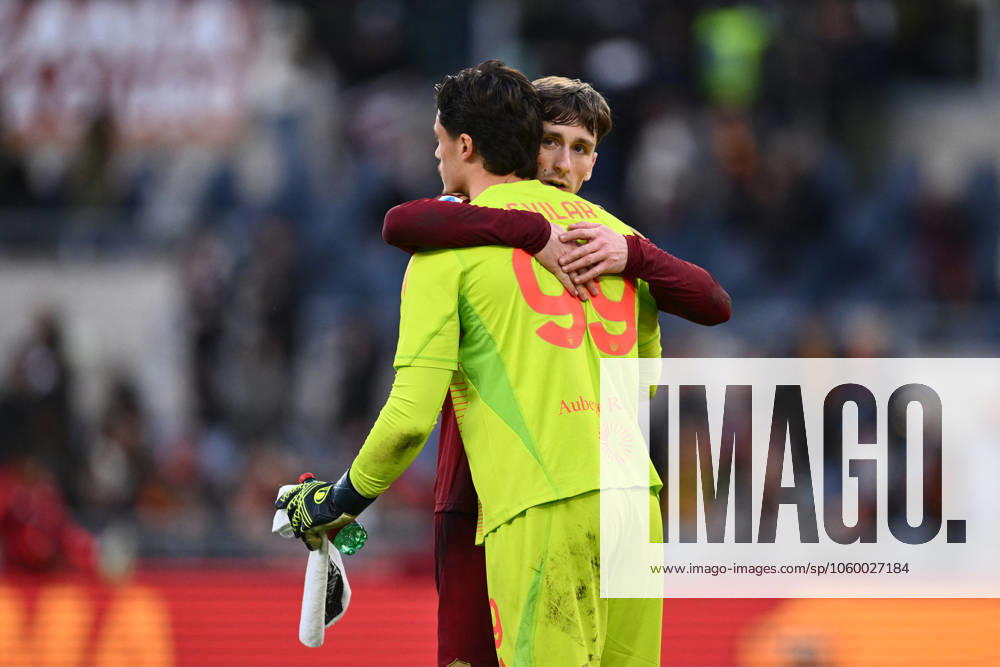 CALCIO - Serie A - AS Roma vs Cagliari Calcio Mile Svilar of A.S. Roma and Alexis Saelemaekers of A.S. Roma particPhoto by IPA ABACAPRESS.COMtes in the 29th day of the Serie A Championship between A.S. Roma and Cagliari Calcio at the Olympic Stadium on March 16, 2025 in Rome, Italy. Rome Italy