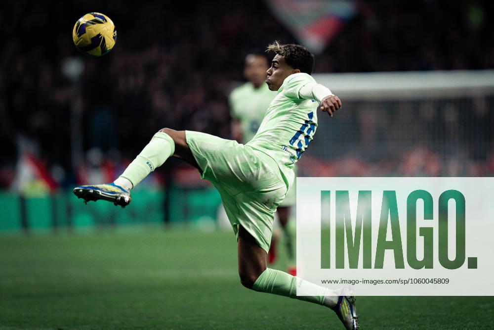 Atletico de Madrid v FC Barcelona, Barca - LaLiga EA Sports MADRID, SPAIN, MARCH 16: Lamine Yamal of FC Barcelona during the LaLiga EA Sports match between Atletico de Madrid and FC Barcelona at Estadio Civitas Metropolitano on March 16, 2025 in Madrid, Spain. Madrid Estadio Civitas Metropolitano Madrid Spain