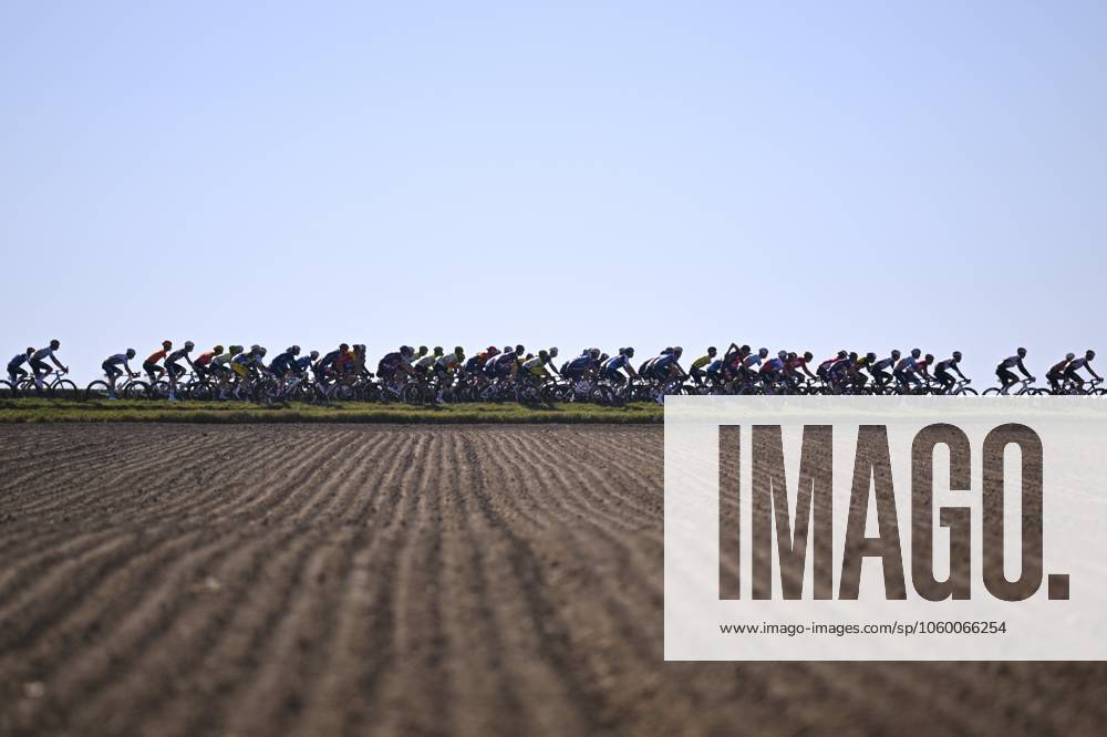 Danilith Nokere Koerse 2025 cycling race NOKERE, BELGIUM - MARCH 19 : illustration picture peloton during the Men Elite UCI 1.Pro 78th Danilith Nokere Koerse cycling race with start in Deinze and finish in Nokere (188,2 km) on March 19, 2025 in Nokere, Belgium, 19 03 2025 ( Motordriver Rodrique Verfaillie & Nokere Belgium
