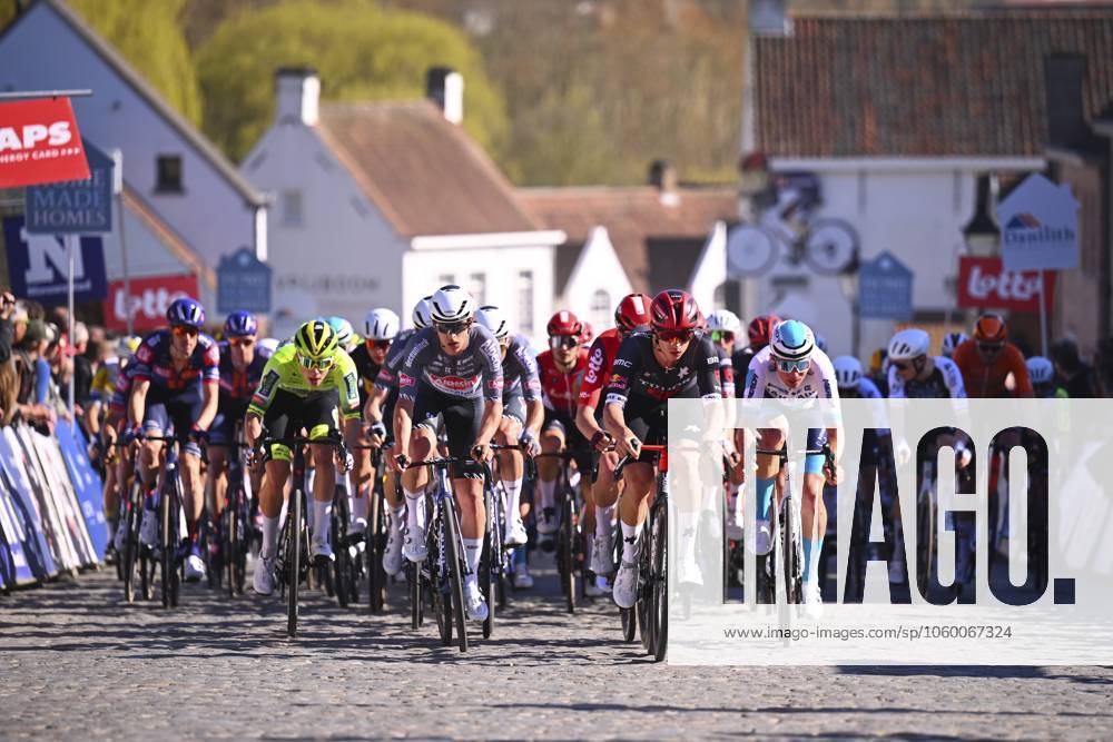 Danilith Nokere Koerse 2025 cycling race NOKERE, BELGIUM - MARCH 19 : illustration picture peloton at the Nokereberg during the Men Elite UCI 1.Pro 78th Danilith Nokere Koerse cycling race with start in Deinze and finish in Nokere (188,2 km) on March 19, 2025 in Nokere, Belgium, 19 03 2025 ( Motordriver Rodrique Verfaillie & Nokere Belgium