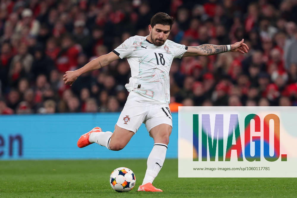 2025 03 20 Denmark, Parken Stadium, Copenhagen UEFA Nations League 2025 Quarter finals Denmark Portugal v l , Ruben Neves Portugal on the ball, cropped, single image, full body, action, action, game scene