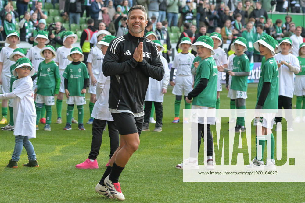Diego Diego All Stars 10 comes to the stadium ,SV Werder Bremen Diego All Stars, Soccer, Farewell match, 22 03 2025 Bremen Bremen Germany