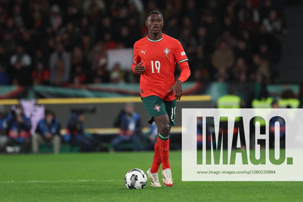 2025 03 23 Portugal, Lisbon Estadio Jose Alvalade UEFA Nations League 2025 Quarter finals Portugal Denmark v l , Nuno Mendes Portugal on the ball, cropped image, single image, full body, action, action, game scene