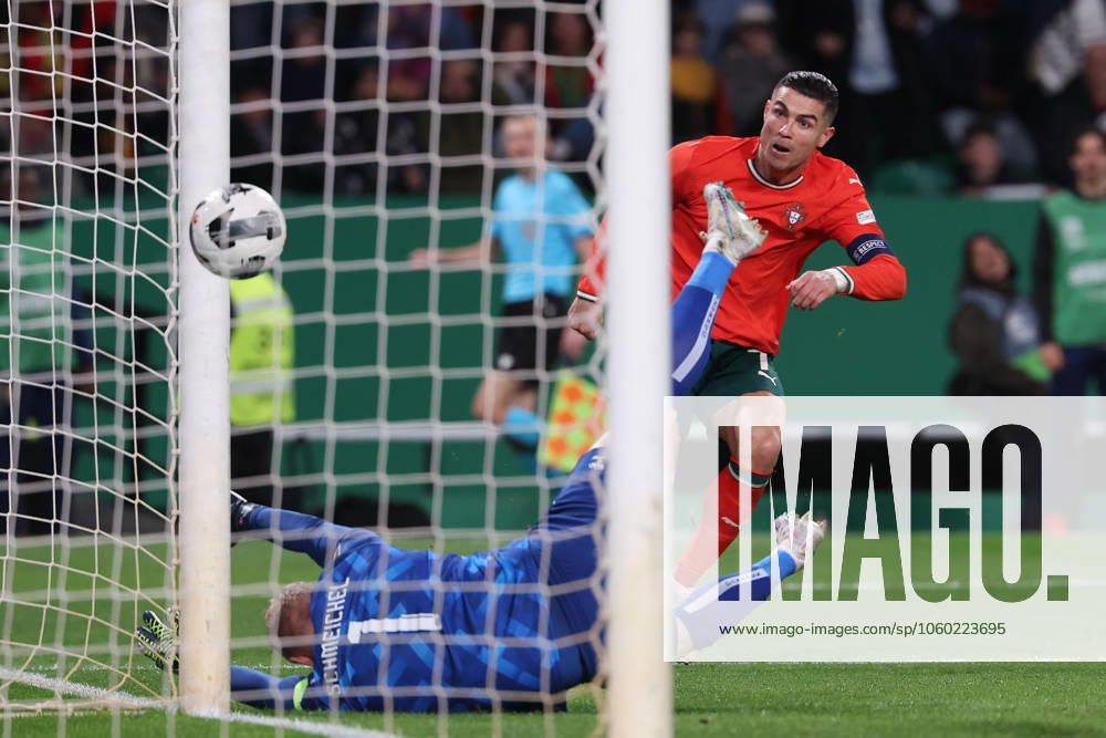 2025 03 23 Portugal, Lisbon Estadio Jose Alvalade UEFA Nations League 2025 Quarter finals Portugal Denmark v l , goalkeeper Kasper Schmeichel Denmark , Cristiano Ronaldo Portugal scores the goal to make it 2 1