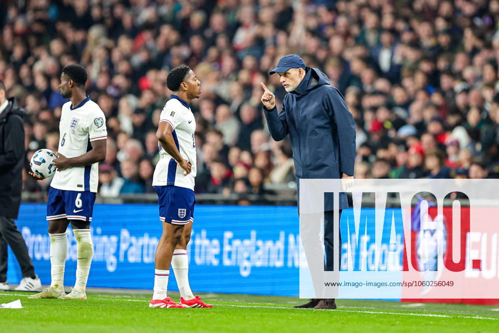 England v Latvia 2026 FIFA World Cup, WM, Weltmeisterschaft, Fussball Qualifier 24 03 2025. Thomas Tuchel Manager of England instructs Myles Lewis-Skelly of England during the 2026 FIFA World Cup Qualifier match between England and Latvia at Wembley Stadium, London, England on 24 March 2025. Editorial use only ,