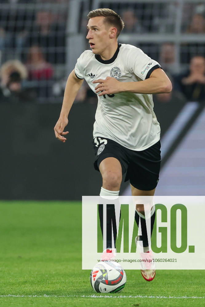 UEFA Nations League 24 25 Germany Italy on 23 03 2025 at Signal Iduna Park in Dortmund Nico Schlotterbeck Germany 15 on the ball MH