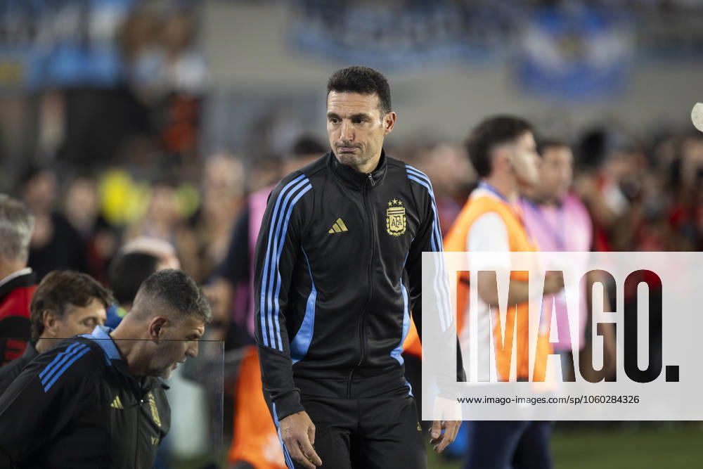 Argentina v Brazil - FIFA World Cup, WM, Weltmeisterschaft, Fussball 2026 Qualifier Lionel Scaloni, Head Coach of Argentina looks on before the South of American FIFA World Cup 2026 Qualifier between Argentina and Brazil at Estadio Mas Monumental Antonio Vespucio Liberti on March 25, 2025 in Buenos Aires, Argentina. Buenos Aires Argentina