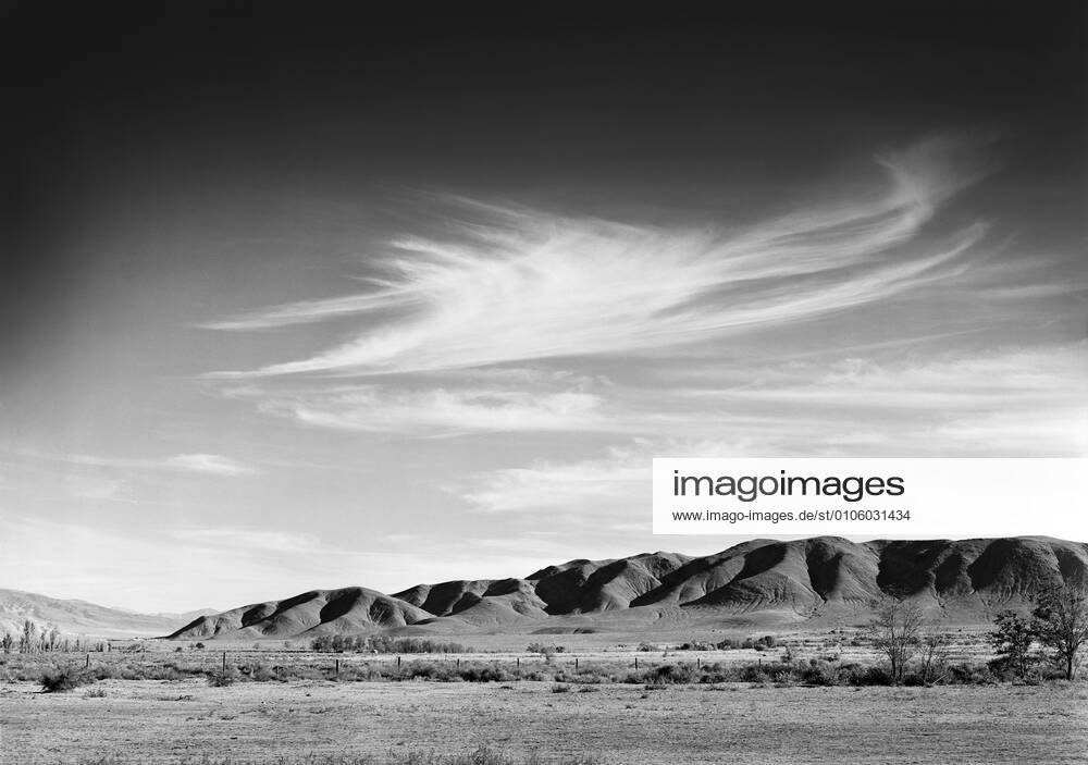 View south from Manzanar to Alabama Hills, Manzanar Relocation Center, Manzanar, California, USA, Ansel Adams, Manzanar War Relocation Center photographs, 1943